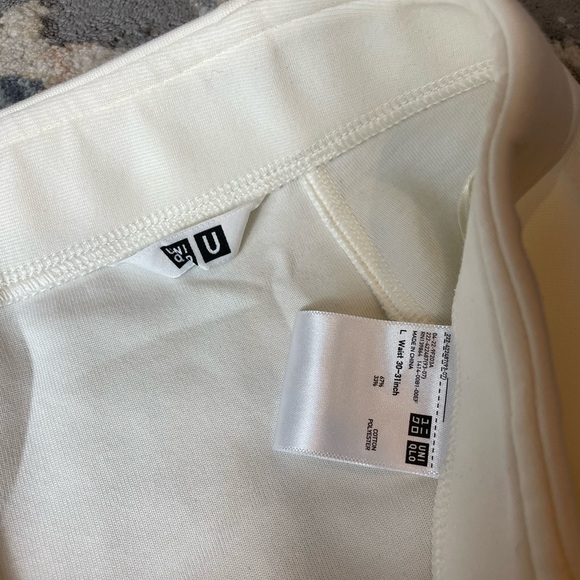 Elegant Cream A-Line Skirt Uniqlo - Picture 3 of 3